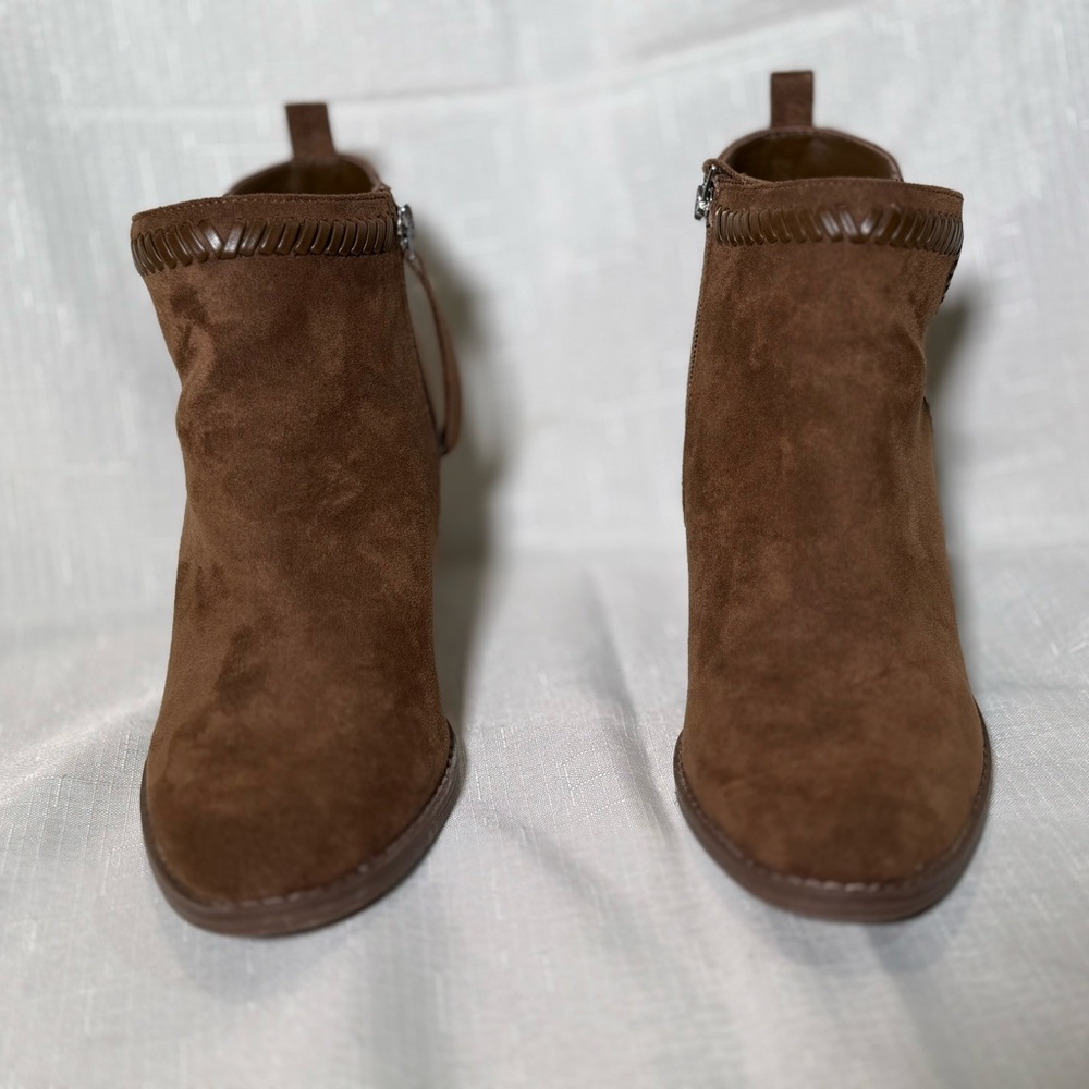 🦋 Brown Suede Ankle Boots